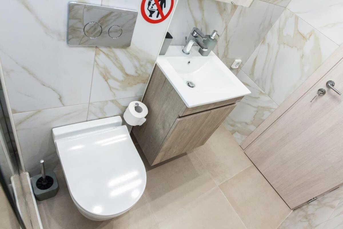Brand New Urban Getaway Next To Megaro Mousikis Apartment Athens