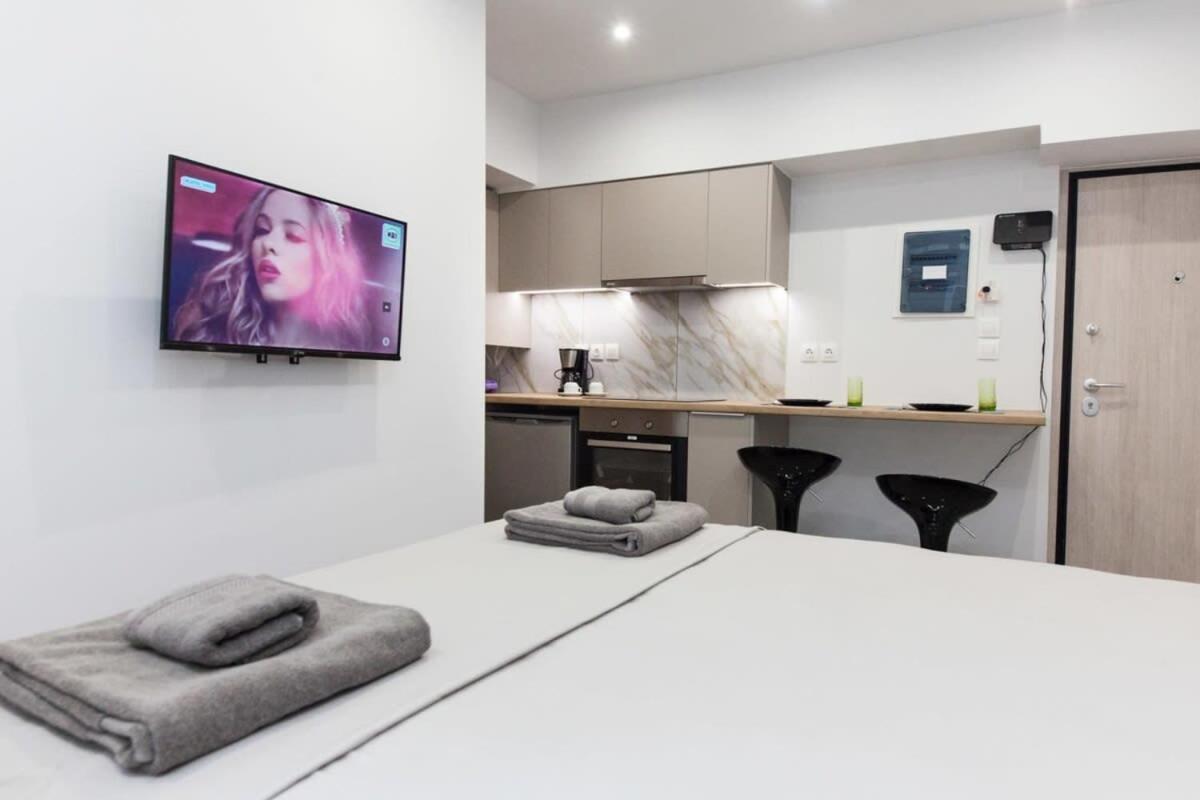 Brand New Urban Getaway Next To Megaro Mousikis Athens