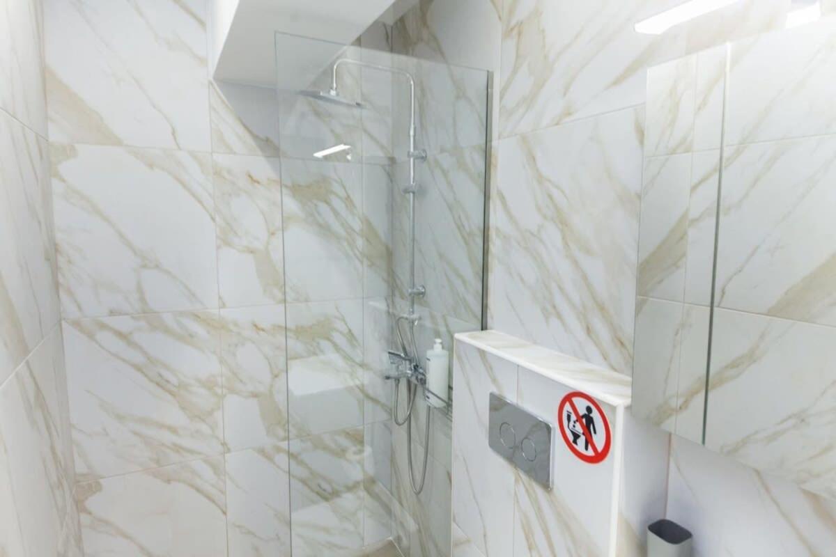 Apartment Brand New Urban Getaway Next To Megaro Mousikis Athens