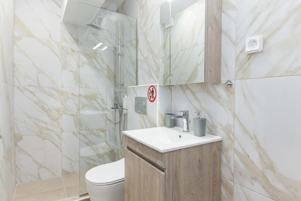Brand New Urban Getaway Next To Megaro Mousikis * Athens