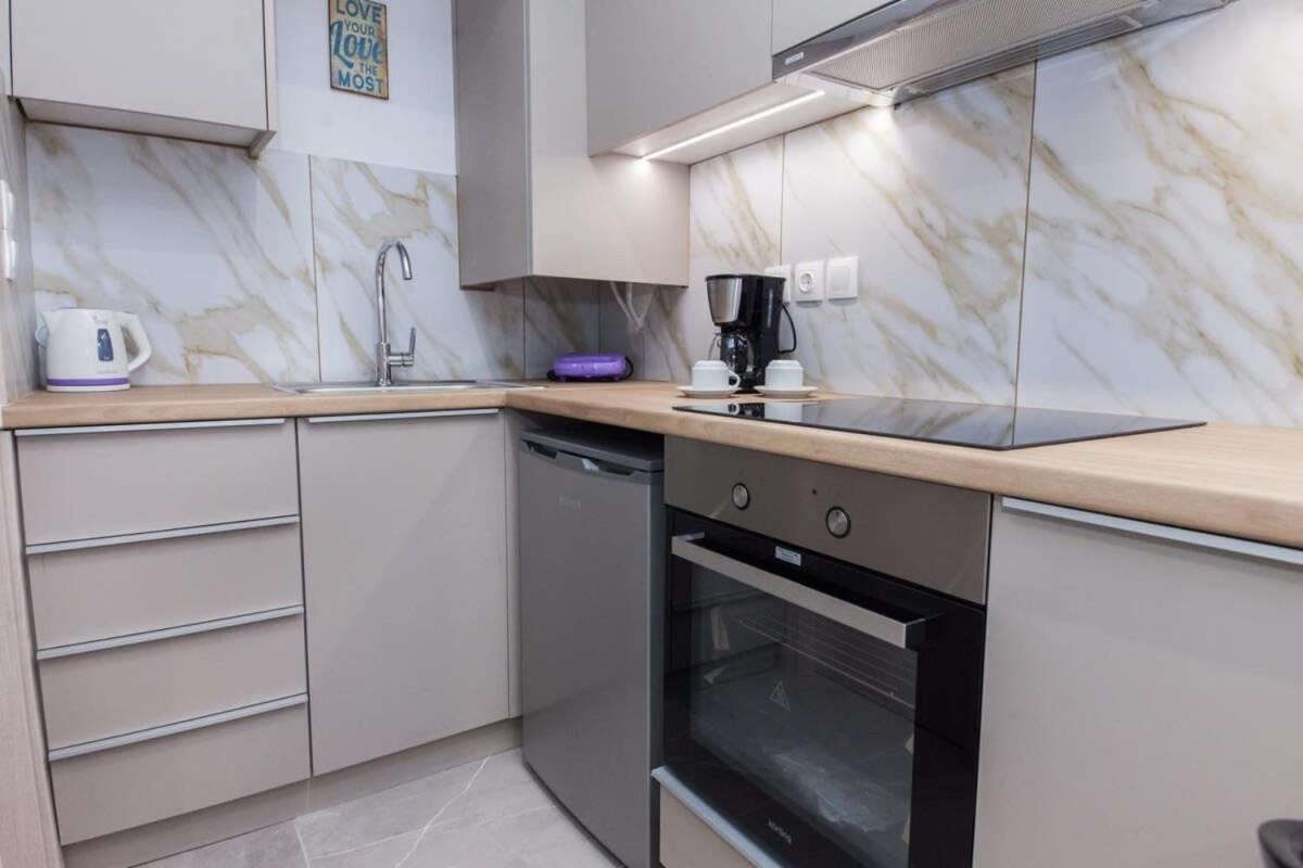 Apartment Brand New Urban Getaway Next To Megaro Mousikis