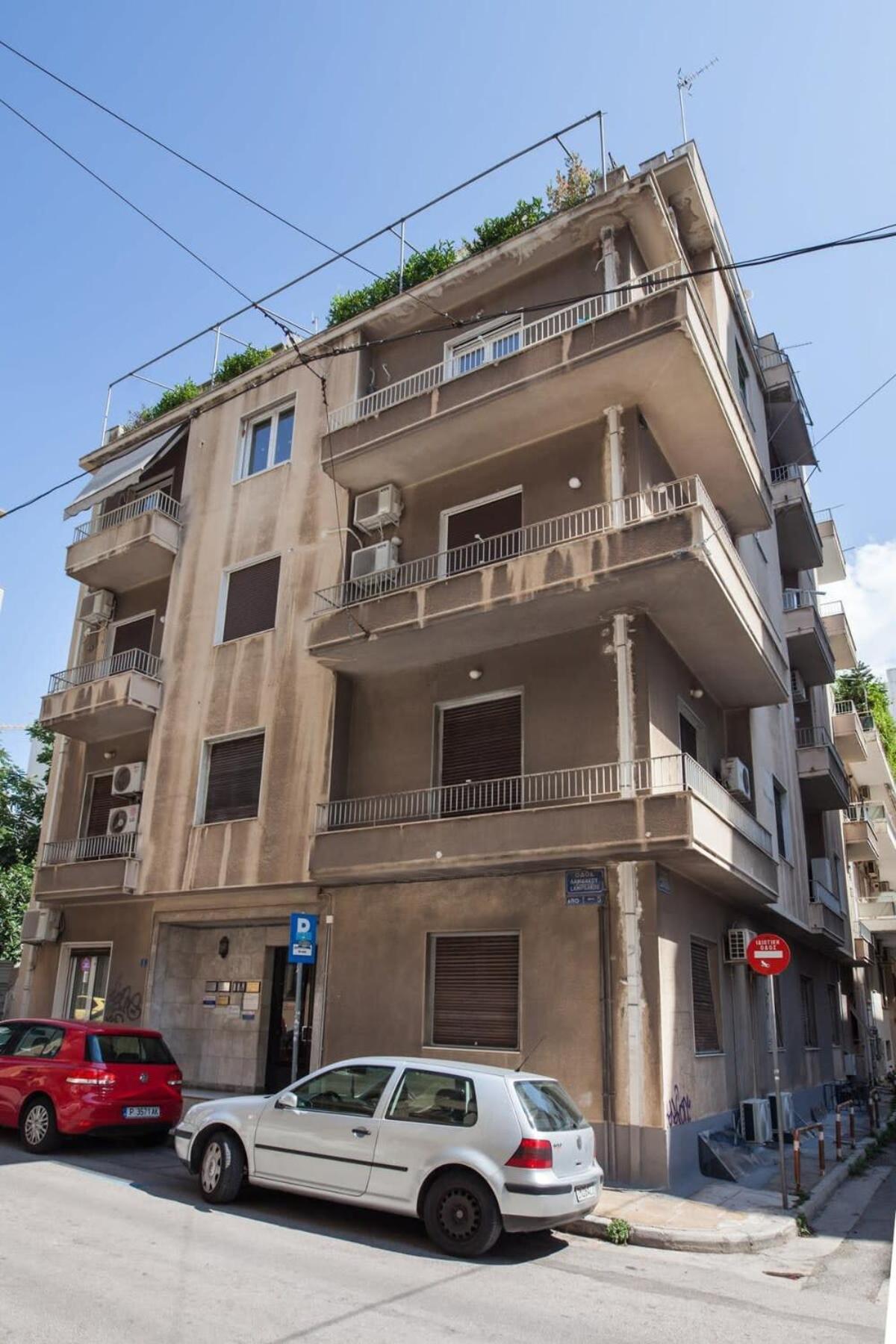 Brand New Urban Getaway Next To Megaro Mousikis